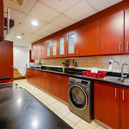 Lunar Cozy Hostel - Jbr Dubai Exterior photo