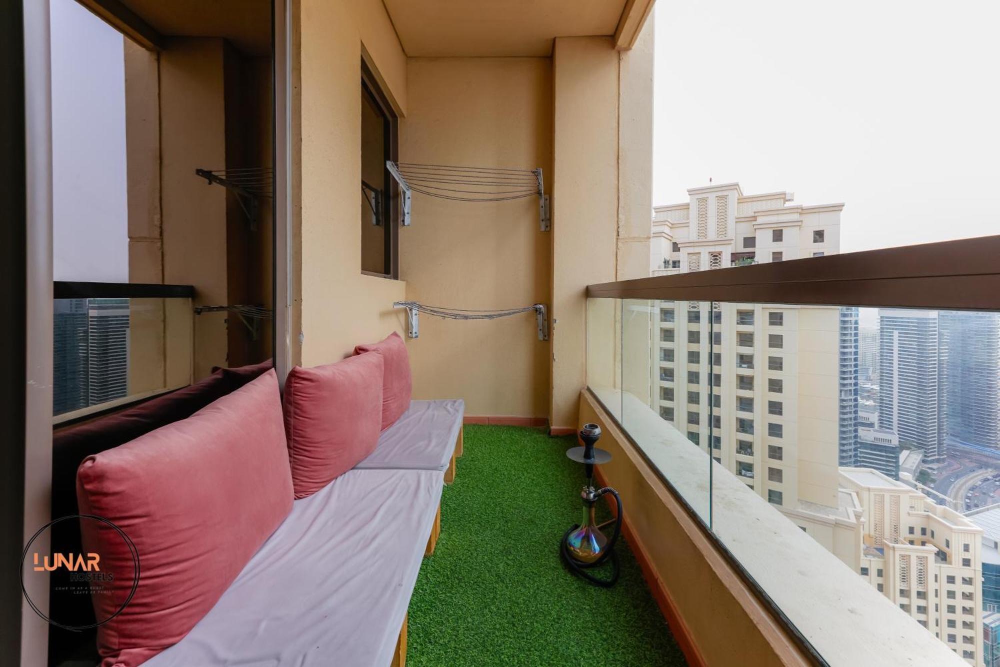 Lunar Cozy Hostel - Jbr Dubai Exterior photo