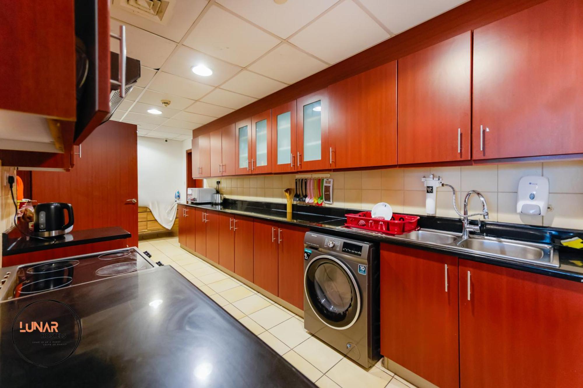 Lunar Cozy Hostel - Jbr Dubai Exterior photo